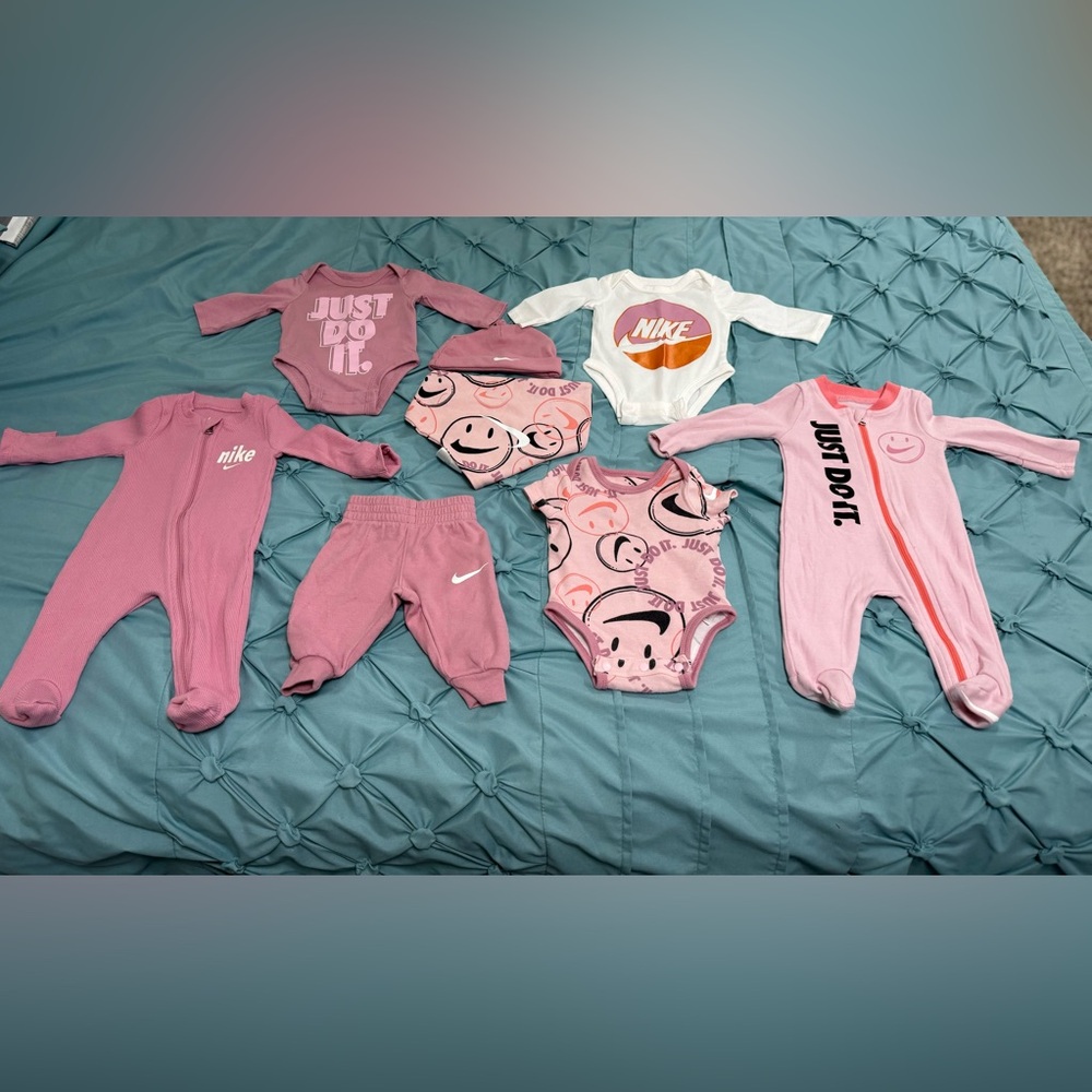 Newborn Nike 8 Piece Bundle